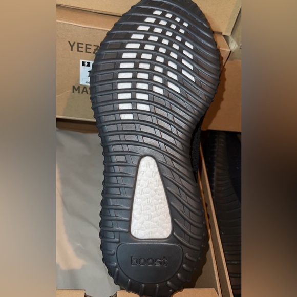 Size 10 price says jt all‼️ 150$ firm - Picture 3 of 3